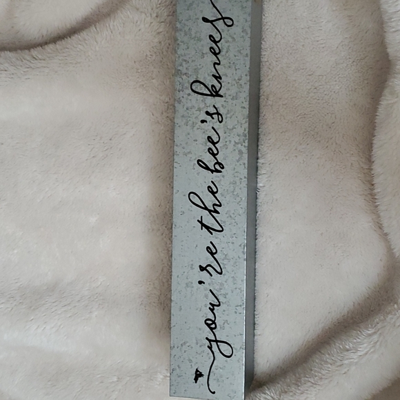 3/$10 Metal table decor - Picture 1 of 2